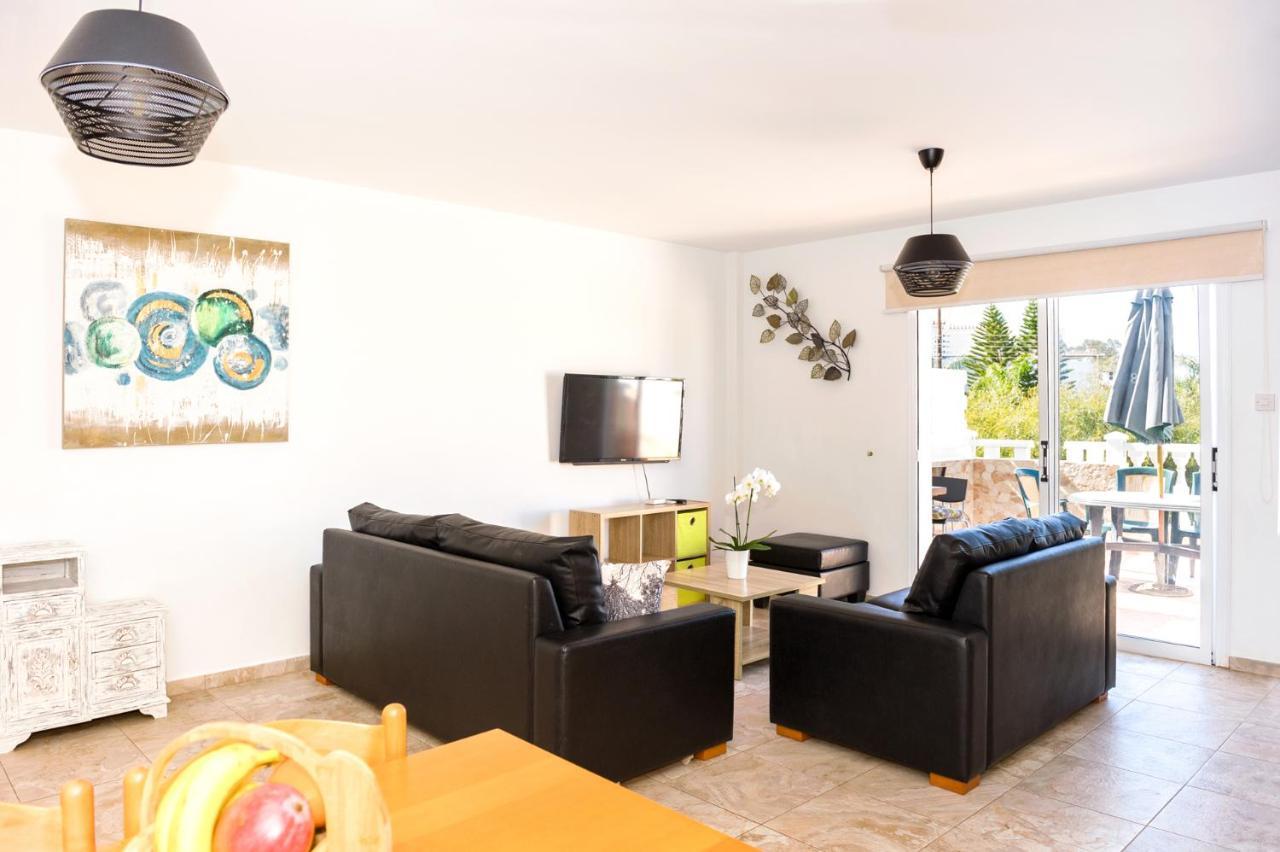 Sofia Apartment 700M Away From The Beach Paralimni Buitenkant foto