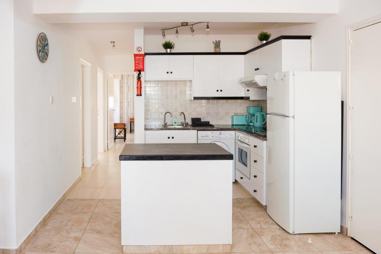 Sofia Apartment 700M Away From The Beach Paralimni Buitenkant foto